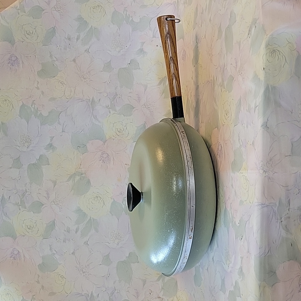 Vintage National Wooden Handle Skillet w/ Lid